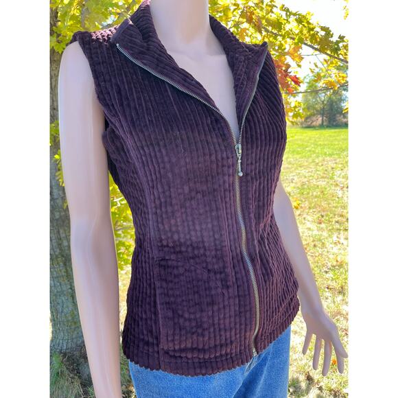 Cozy Corduroy Burgundy Woolrich Vest - Picture 3 of 6